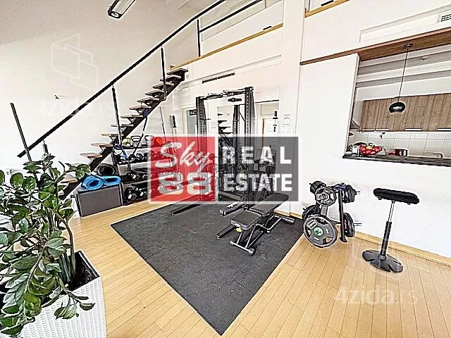 Šestoiposoban stan | 4zida