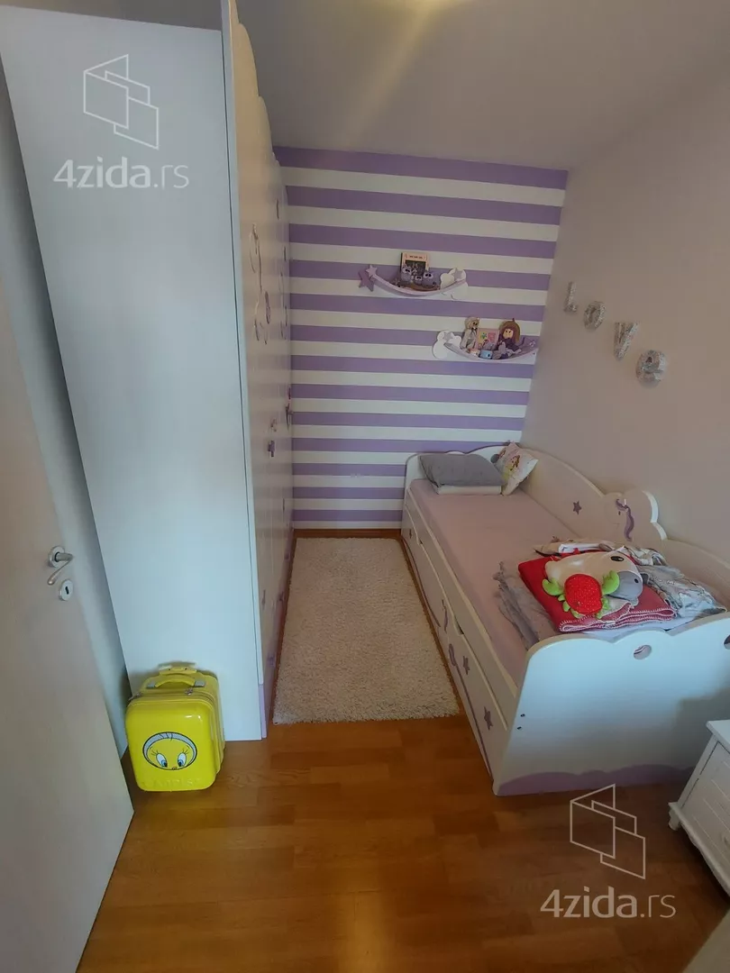 Četvoroiposoban stan | 4zida