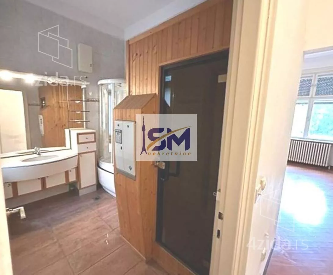 Šestosoban stan | 4zida