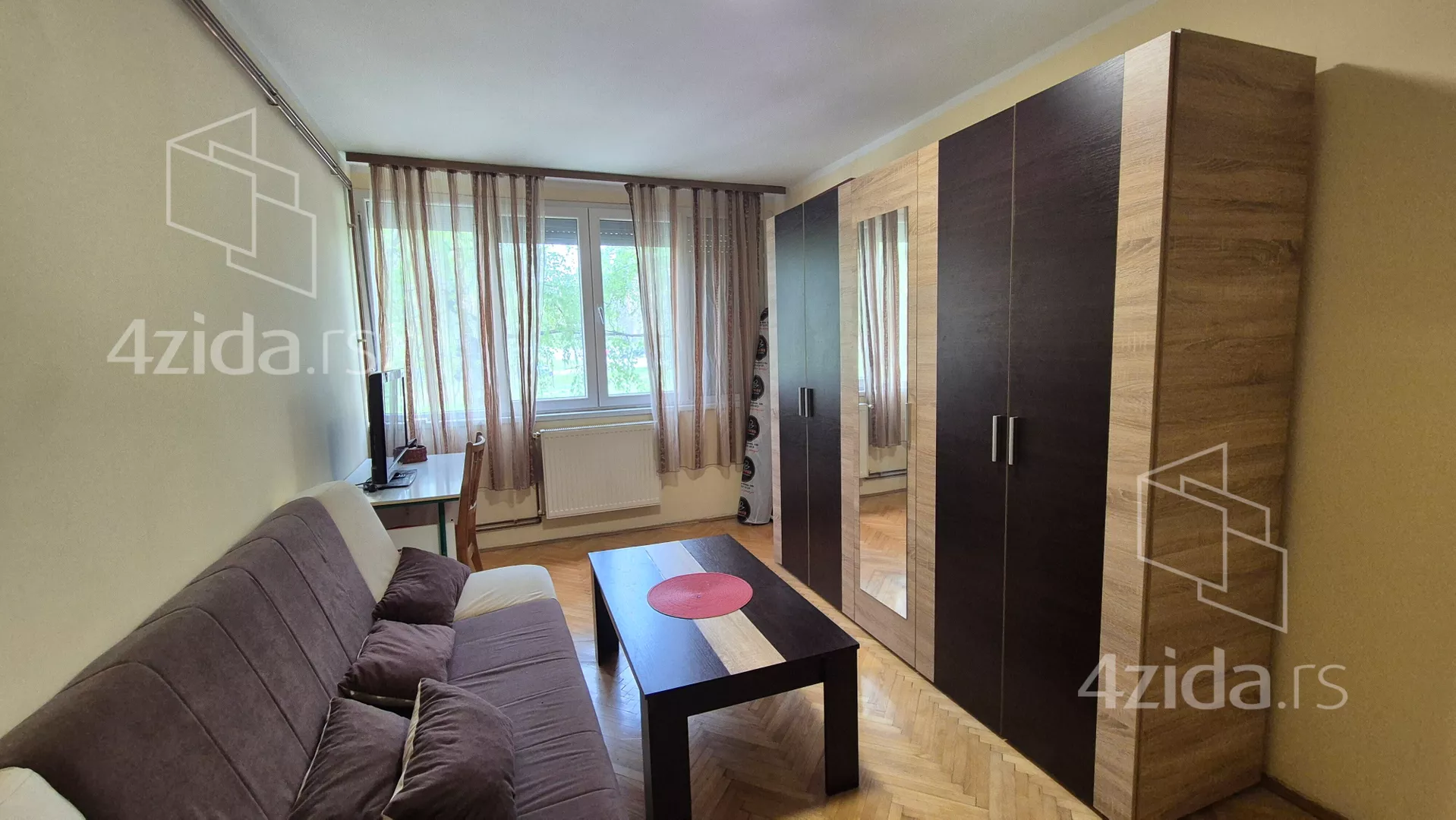 Jednoiposoban stan | 4zida