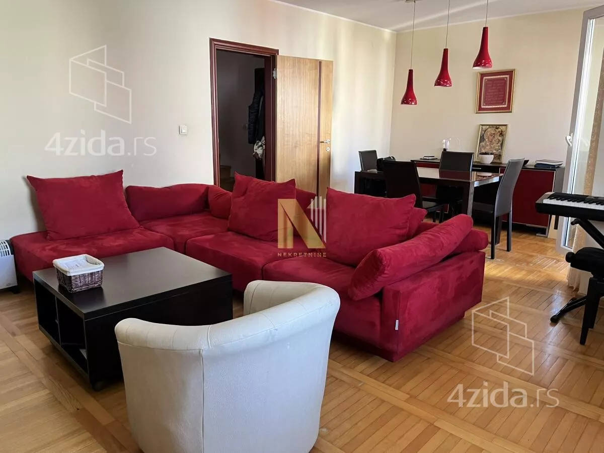 Petosoban stan | 4zida