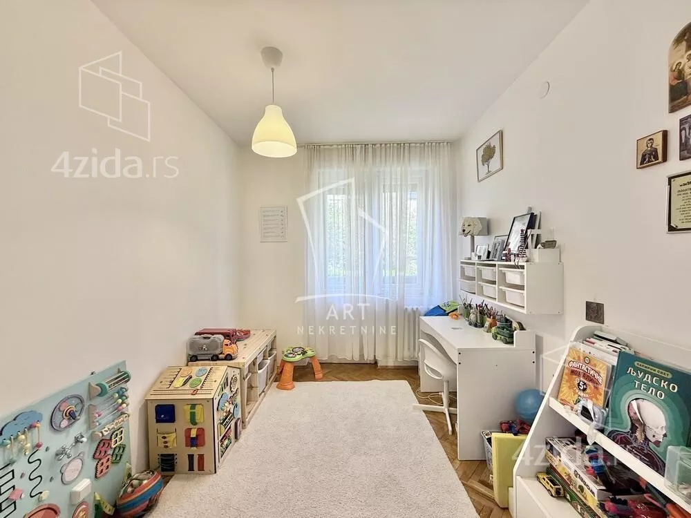 Petosoban stan | 4zida