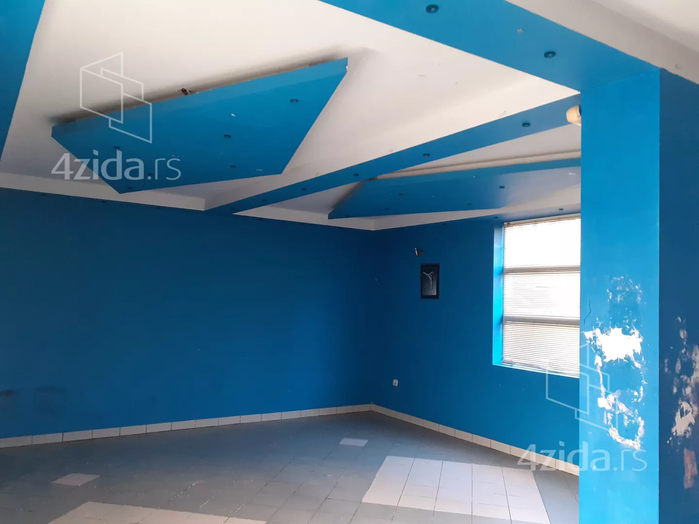 Poslovna zgrada | 4zida