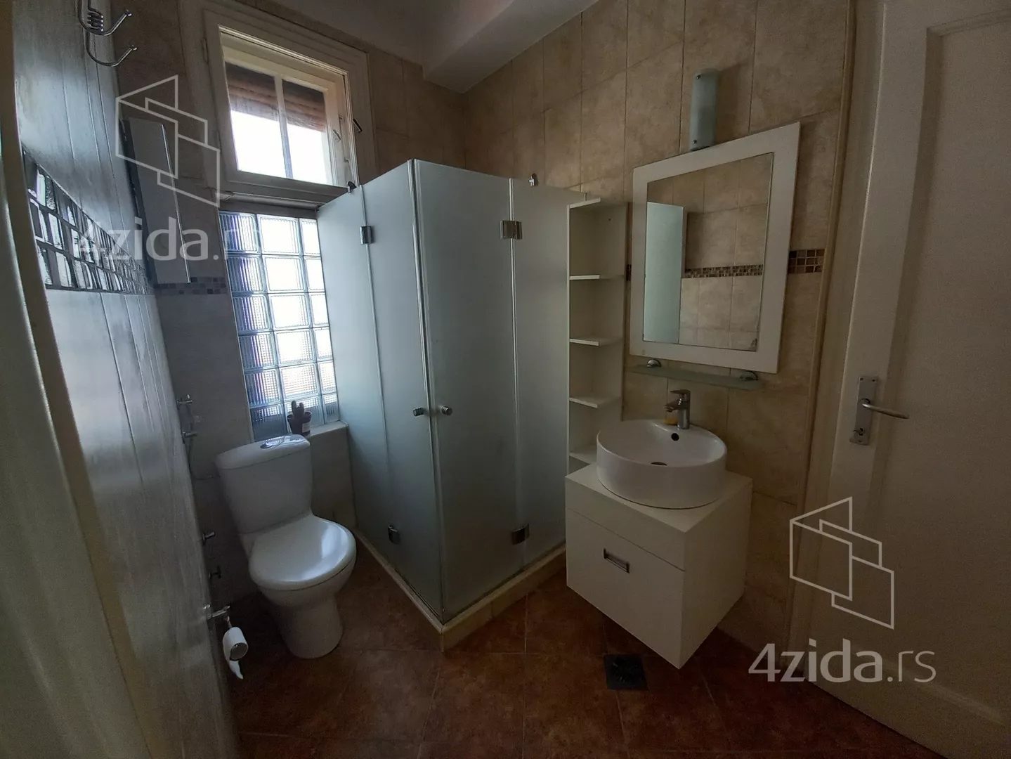 Troiposoban stan | 4zida