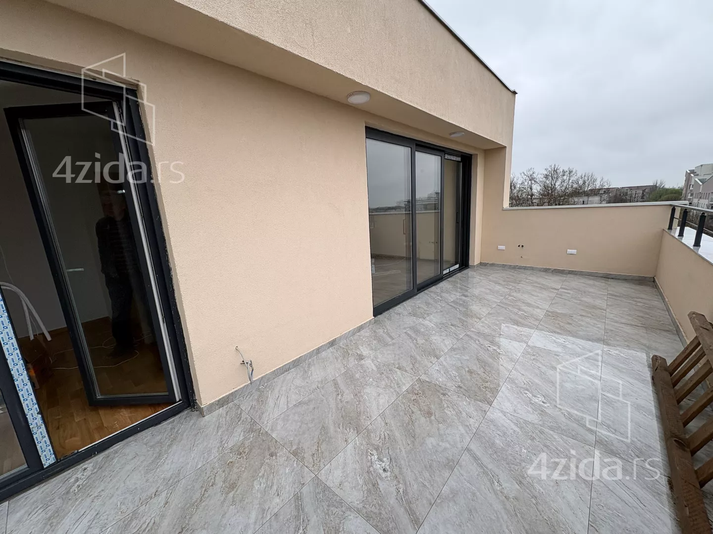 Petosoban stan | 4zida