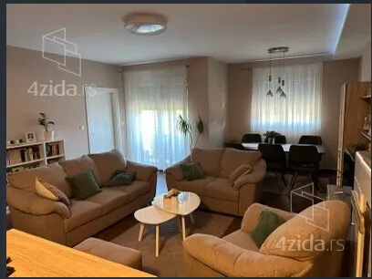 Četvoroiposoban stan | 4zida