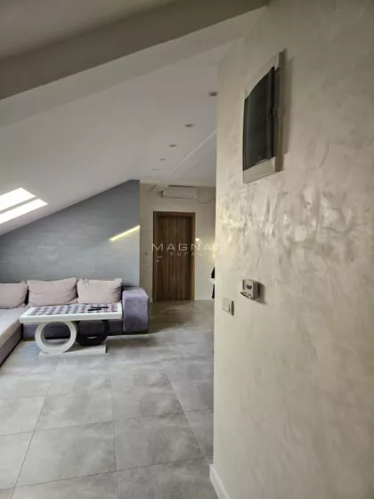 Ugrinovački put | 4zida.rs