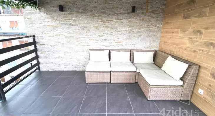 Petosoban stan | 4zida