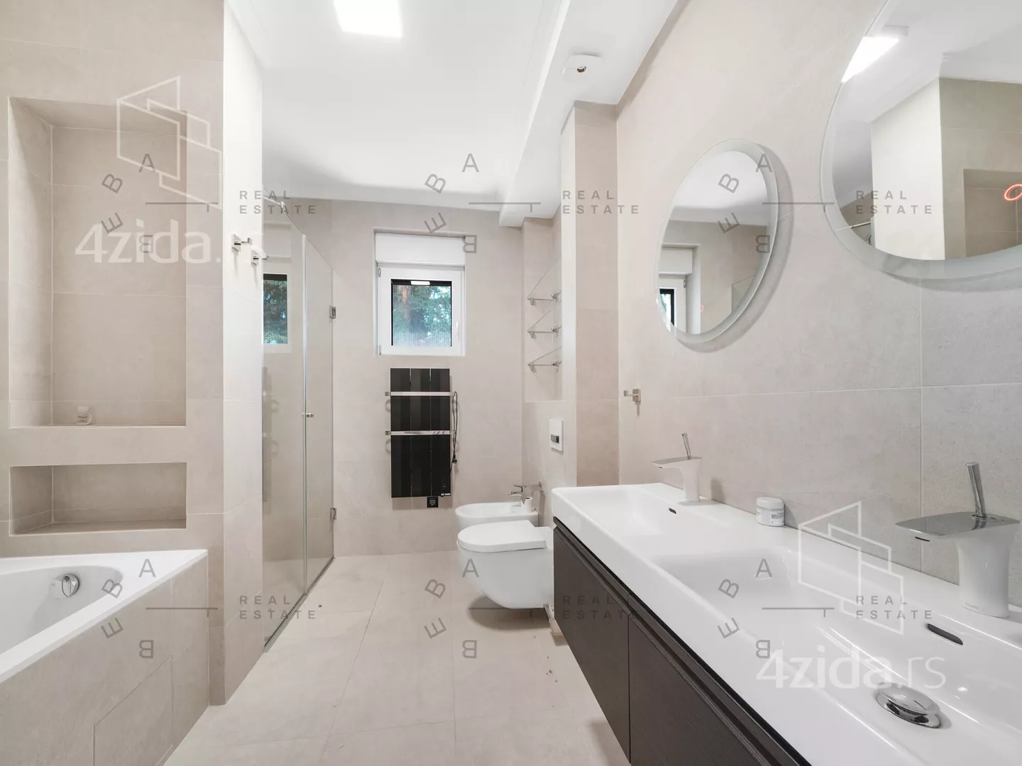 Petosoban stan | 4zida