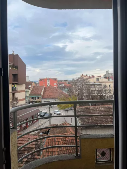 Žanova 5 | 4zida.rs