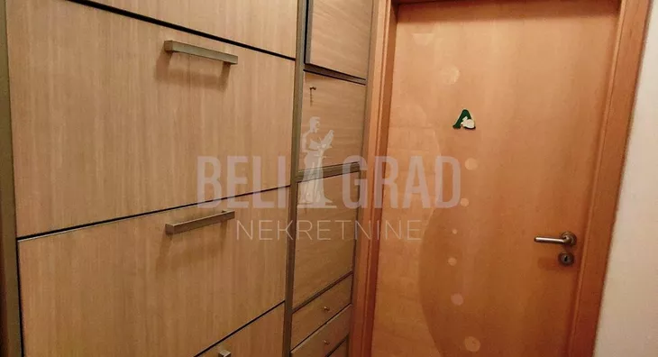 Četvoroiposoban stan | 4zida