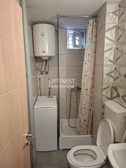 Ugrinovačka | 4zida.rs