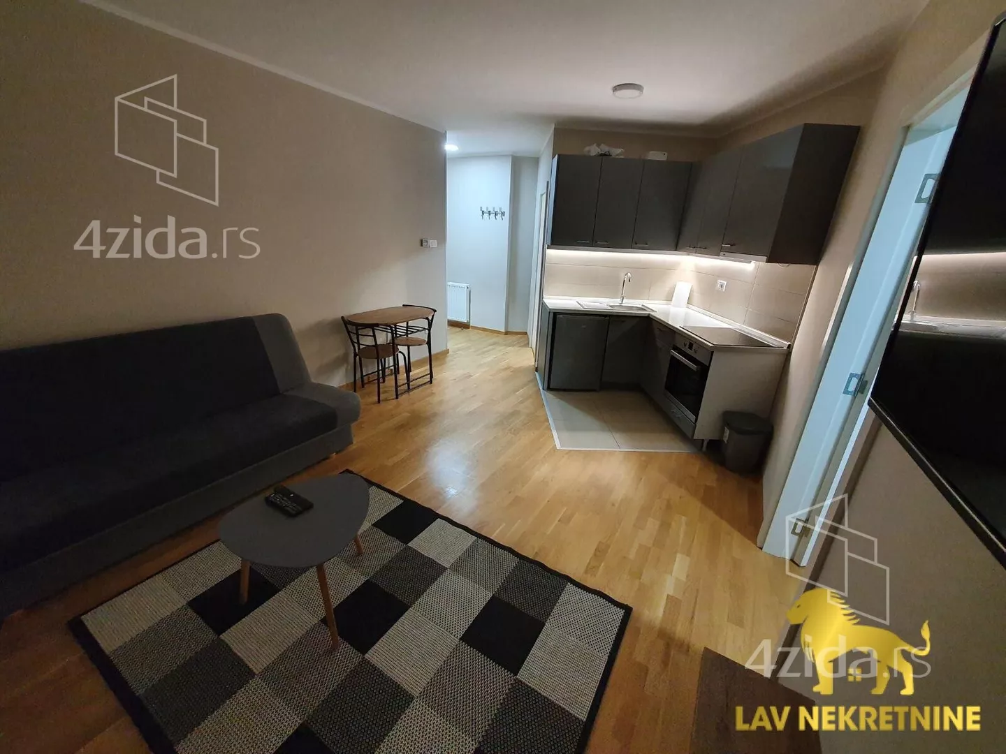 Jednoiposoban stan | 4zida