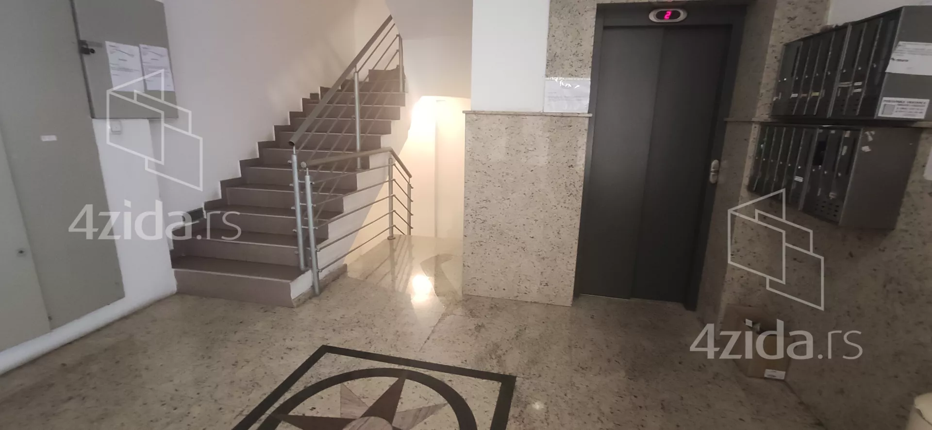 Troiposoban stan | 4zida