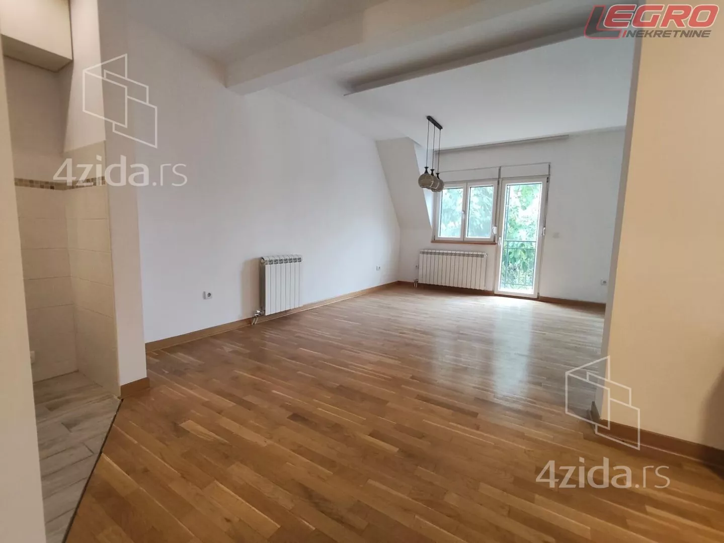 Petosoban stan | 4zida