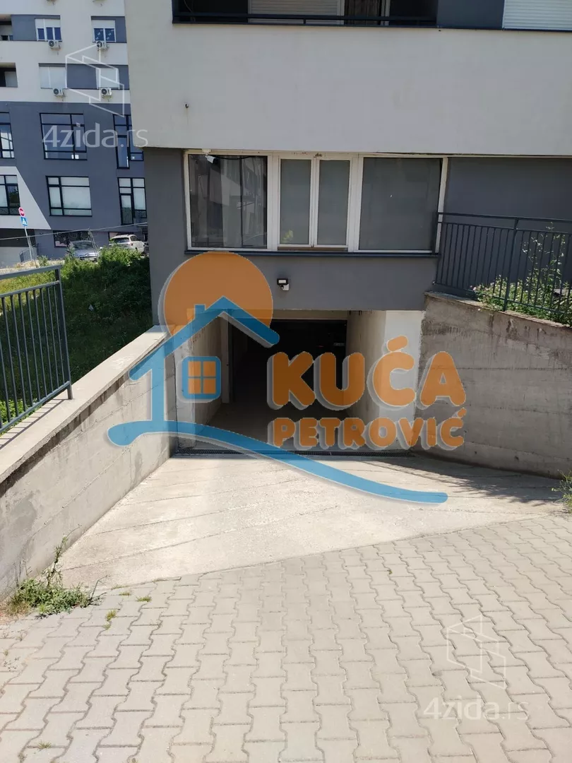 Garaža | 4zida