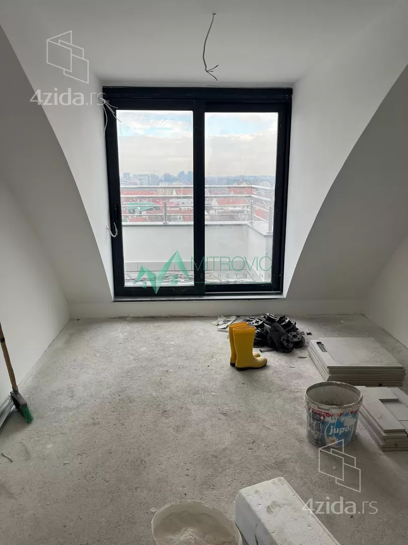 Četvoroiposoban stan | 4zida