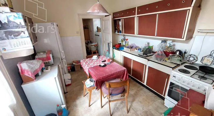 Četvoroiposoban stan | 4zida