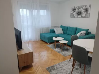 Crnovrška R2 | 4zida.rs