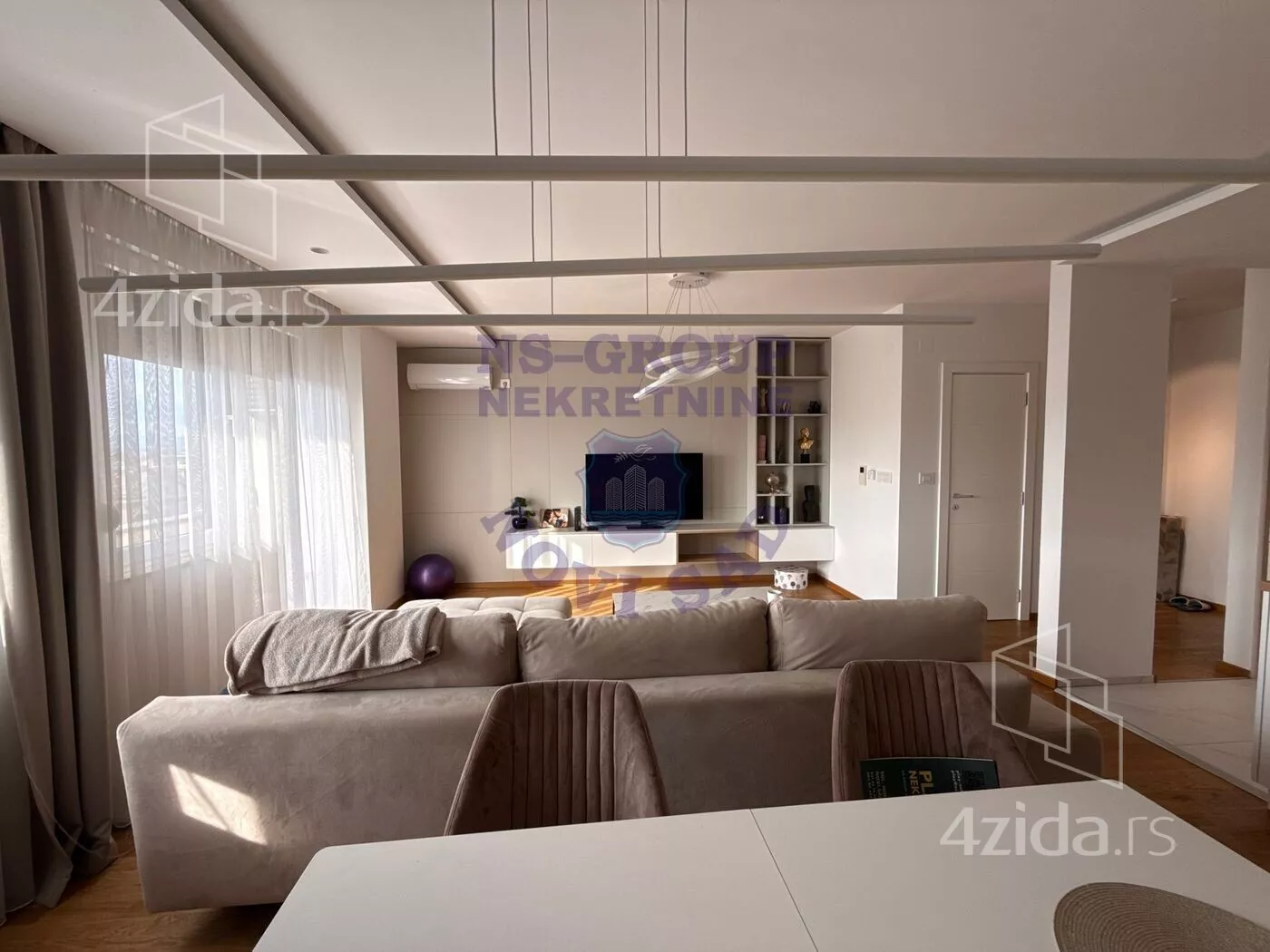 Trosoban stan | 4zida