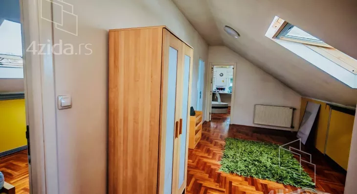 Petosoban stan | 4zida