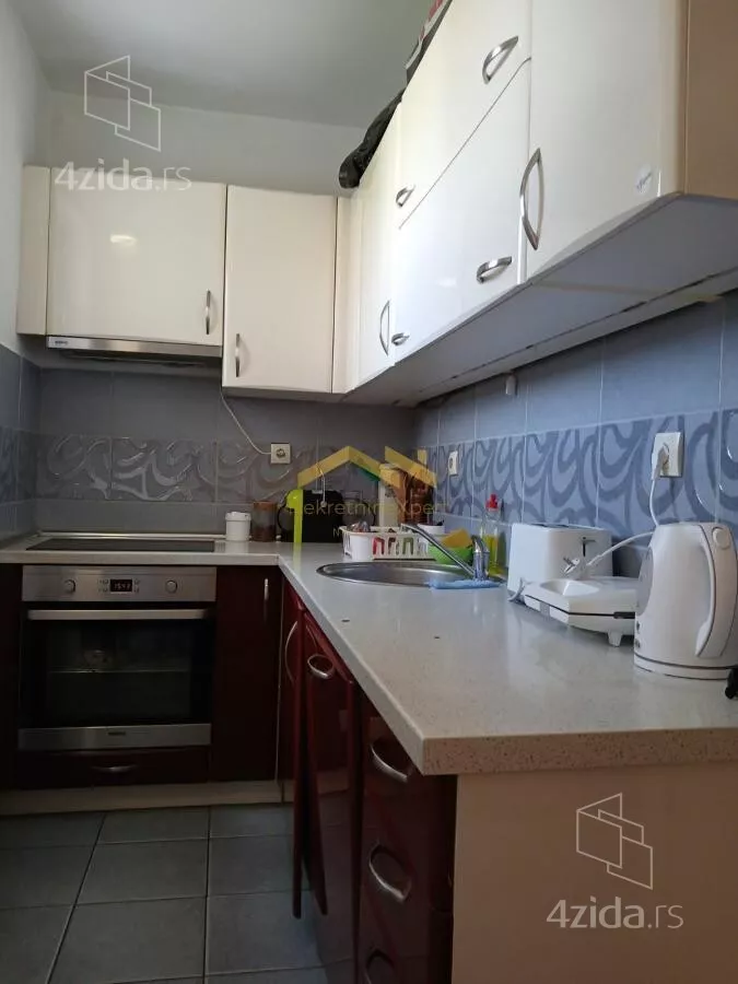 Četvoroiposoban stan | 4zida