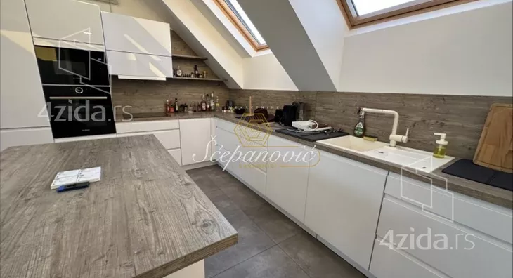 Petosoban stan | 4zida