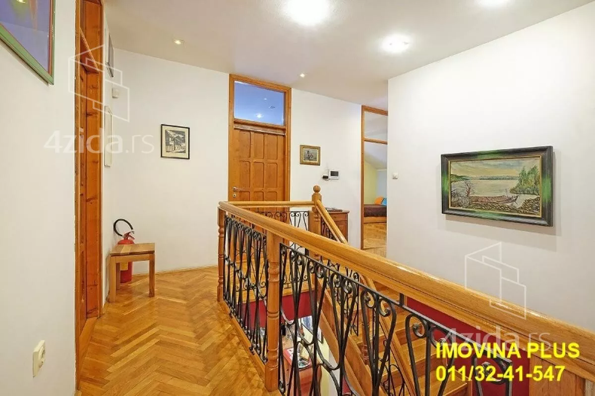 Šestosoban stan | 4zida