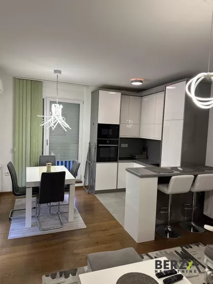 Cara Dušana | 4zida.rs