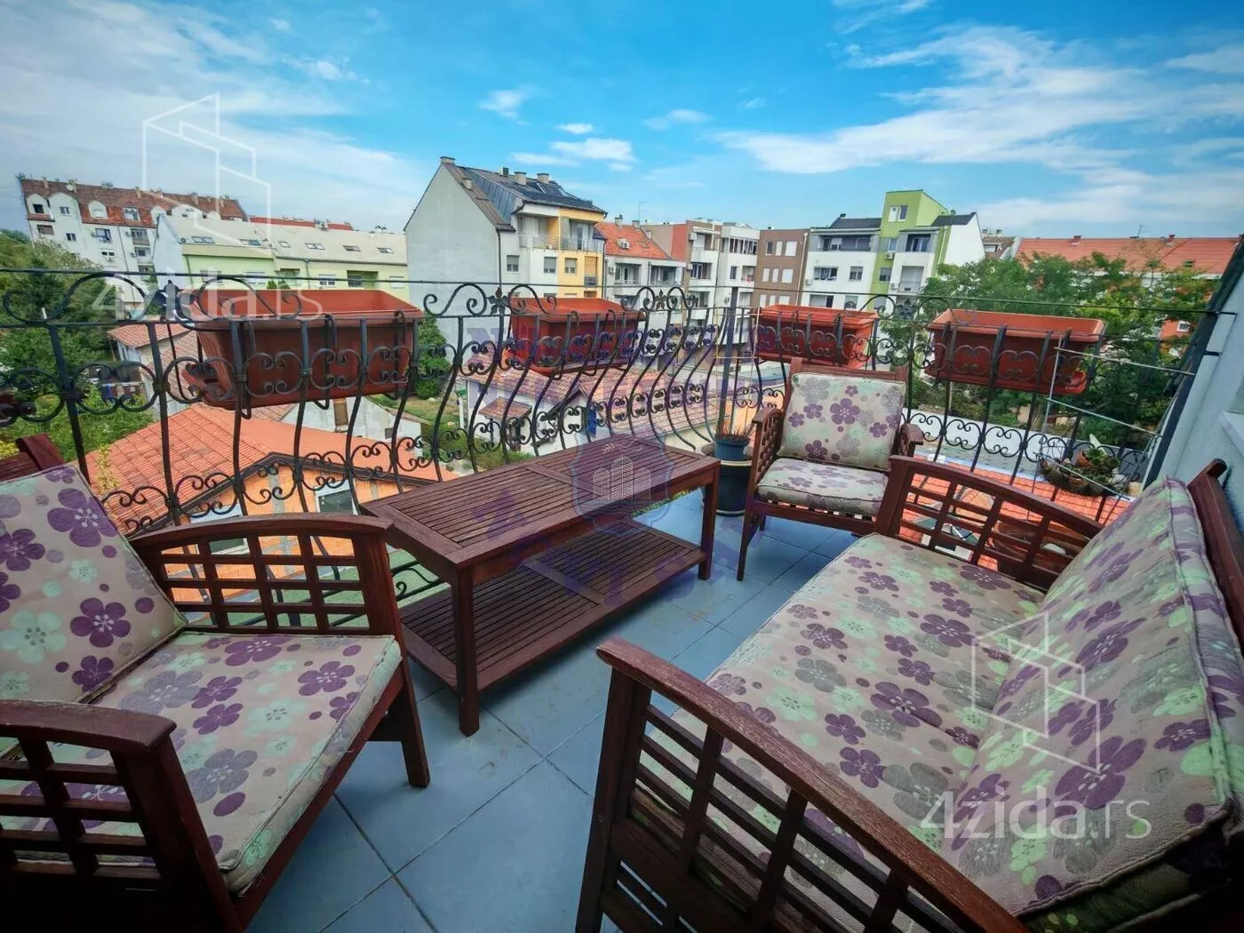 Petosoban stan | 4zida