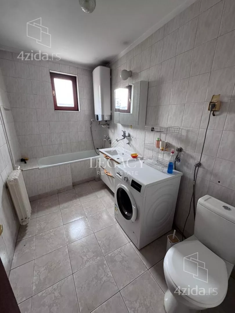 Petosoban stan | 4zida