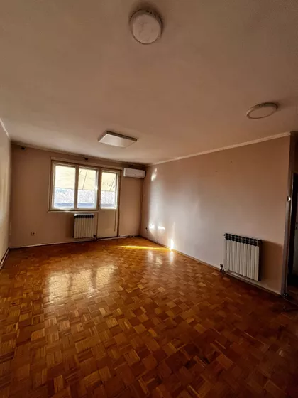 Karađorđeva | 4zida.rs