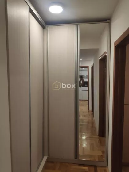 Filozofski Fakultet | 4zida.rs