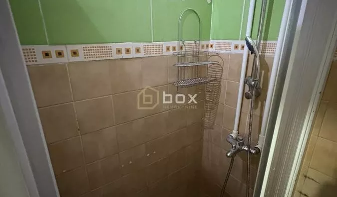 Poslovna zgrada | 4zida