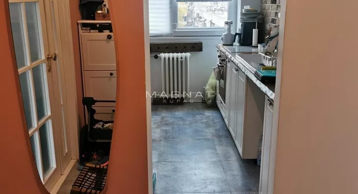 Četvoroiposoban stan | 4zida