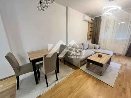 Gorana Jojića | 4zida.rs