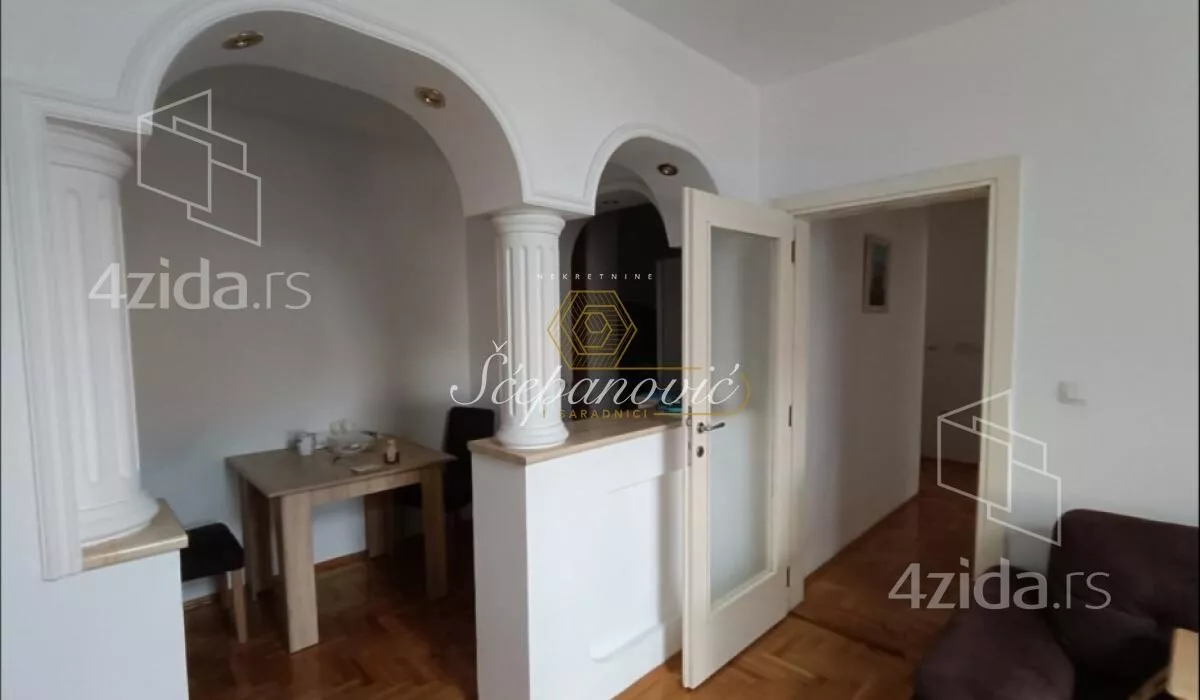 Petosoban stan | 4zida