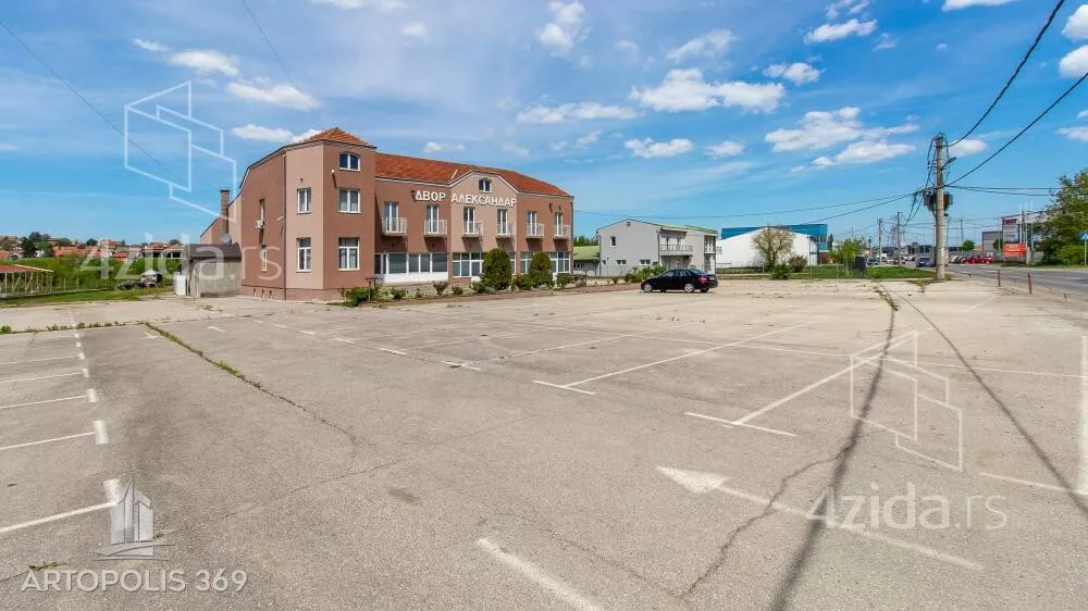 Poslovna zgrada | 4zida