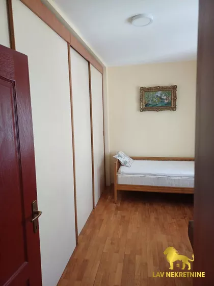 KOSANČIĆ IVANA | 4zida.rs