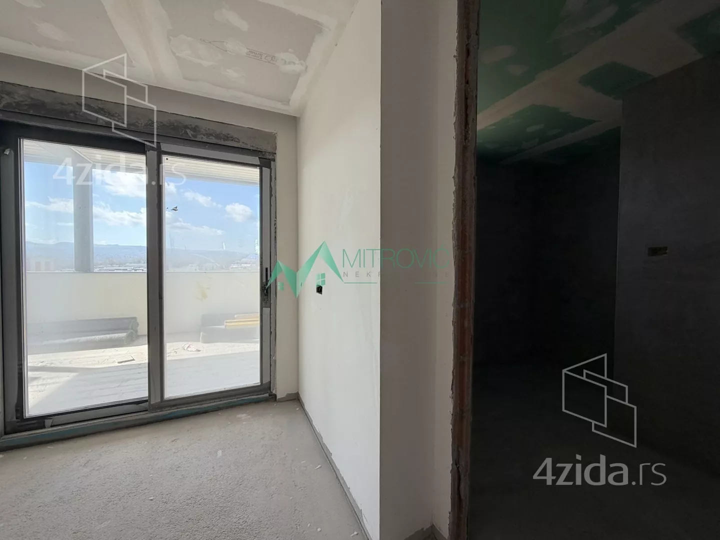 Petosoban stan | 4zida