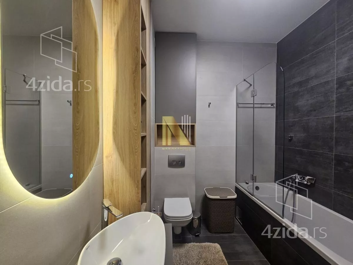 Četvoroiposoban stan | 4zida