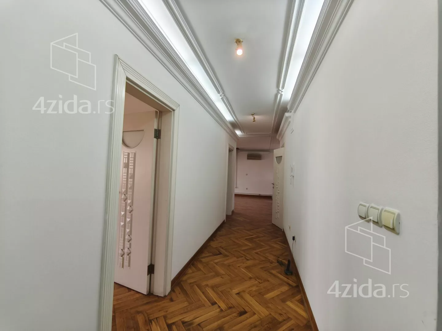Petoiposoban stan | 4zida