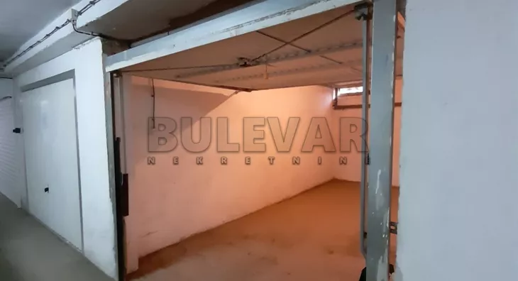 Garaža | 4zida