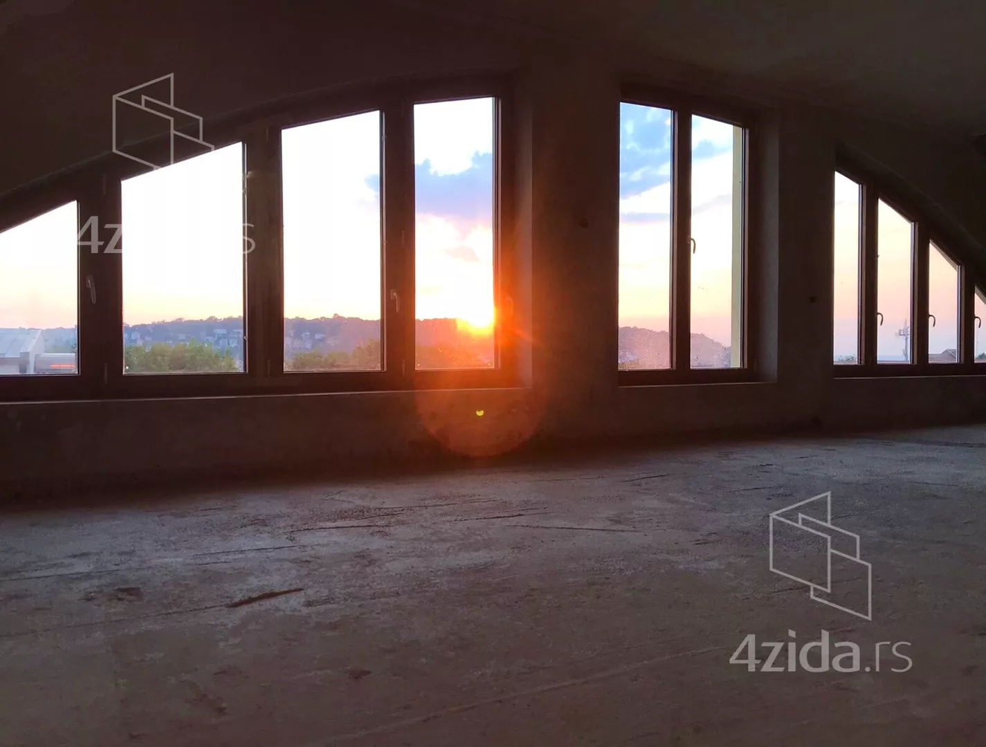 Troiposoban stan | 4zida