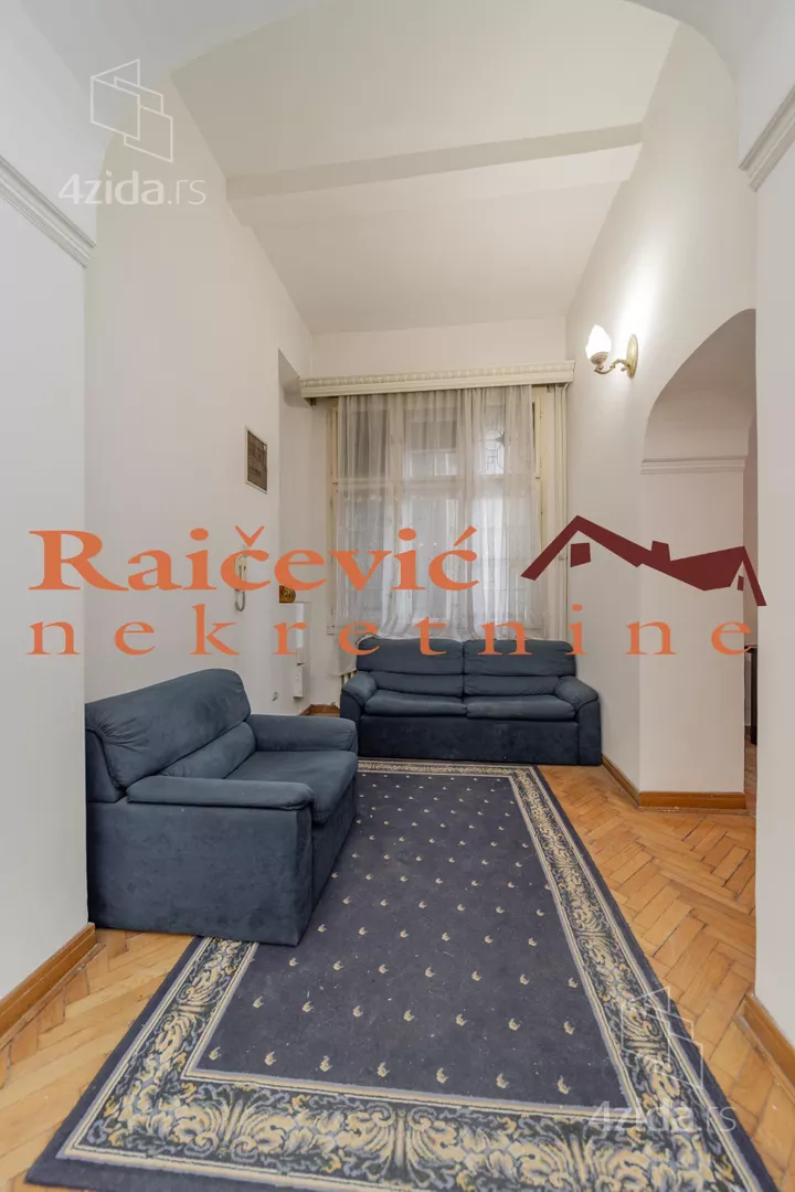 Šestosoban stan | 4zida