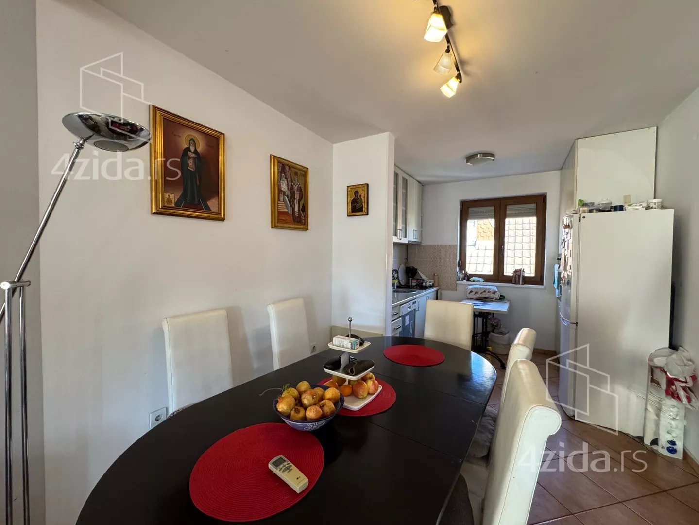 Petoiposoban stan | 4zida