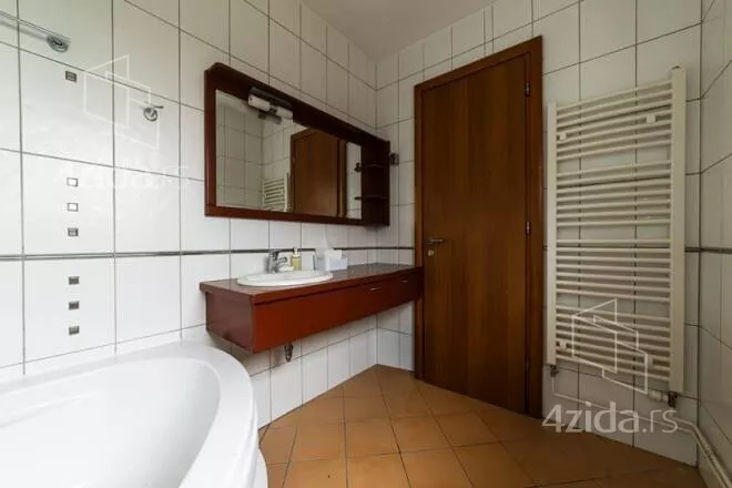 4-etažna kuća | 4zida