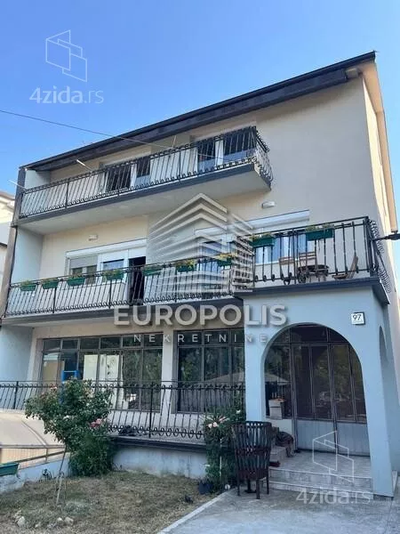 3-etažna kuća | 4zida