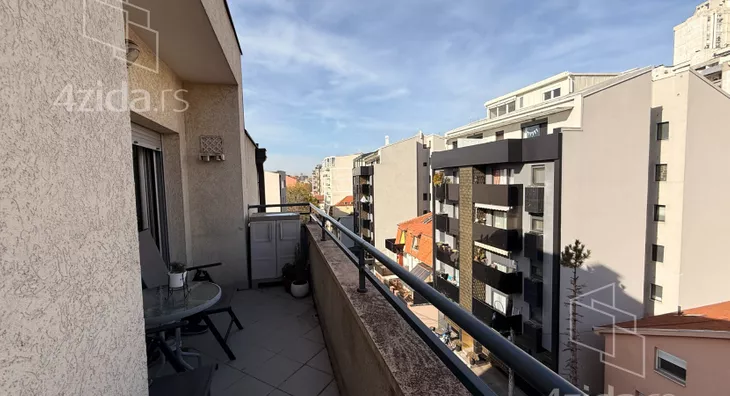 Petosoban stan | 4zida