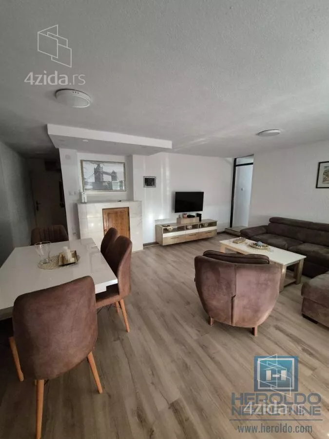 Troiposoban stan | 4zida